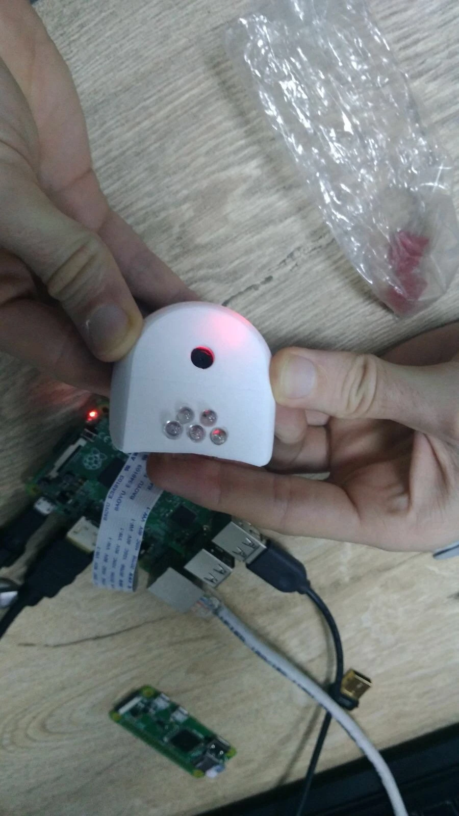 Elektronik kart üzerinde çalışma